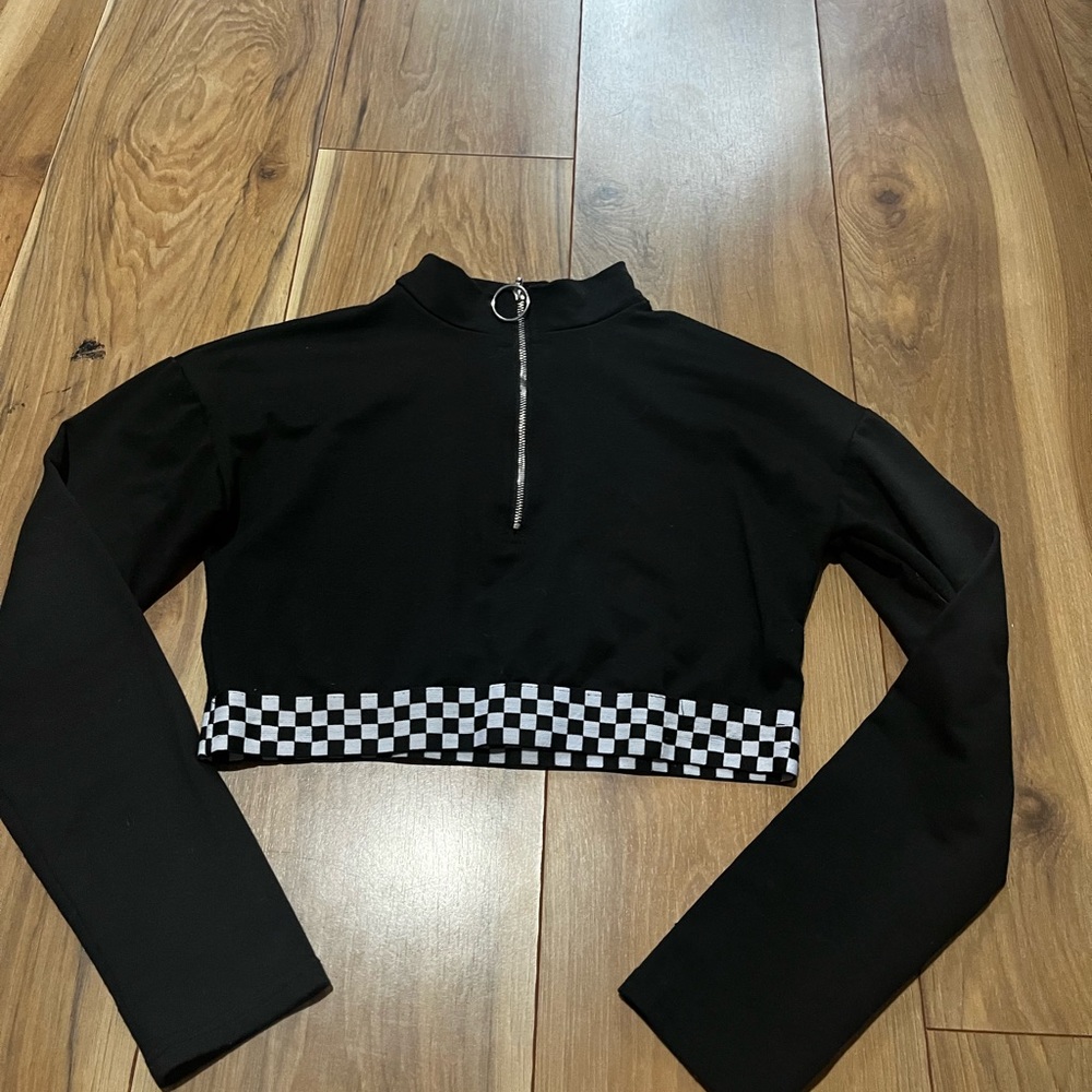 cropped black checkered top